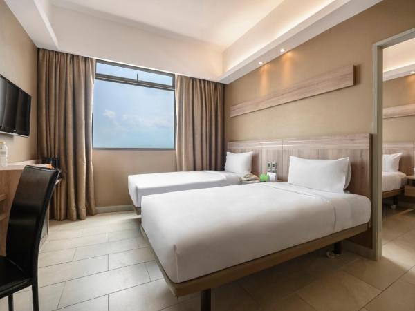 Cititel Express Penang : photo 3 de la chambre chambre familiale quadruple