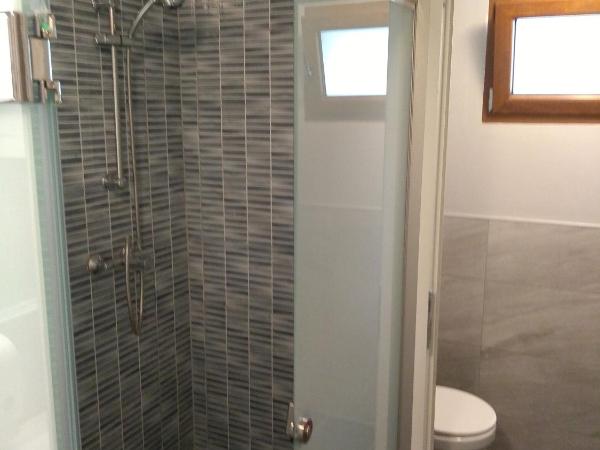 HI Hostel Pula : photo 4 de la chambre chambre lits jumeaux standard avec vue sur jardin