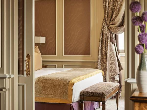 Hotel Principe Di Savoia - Dorchester Collection : photo 2 de la chambre suite ambassadeur