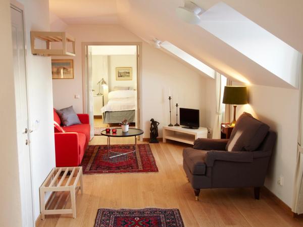 Lady Hamilton Apartments : photo 2 de la chambre appartement 1 chambre - storkyrkobrinken 4