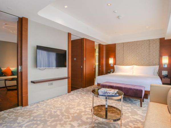 Crowne Plaza Macau, an IHG Hotel : photo 1 de la chambre suite 1 chambre lit king-size - fumeurs - vue sur mer