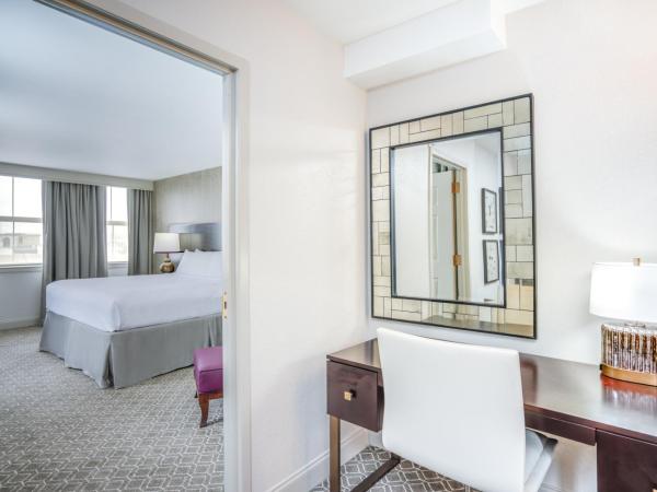 Crowne Plaza New Orleans French Qtr - Astor : photo 6 de la chambre suite lit king-size – non-fumeurs