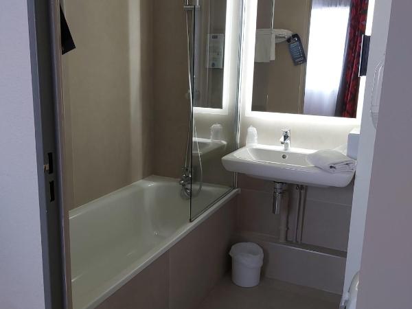 Kyriad Clermont-Ferrand-Sud - La Pardieu : photo 1 de la chambre chambre lits jumeaux