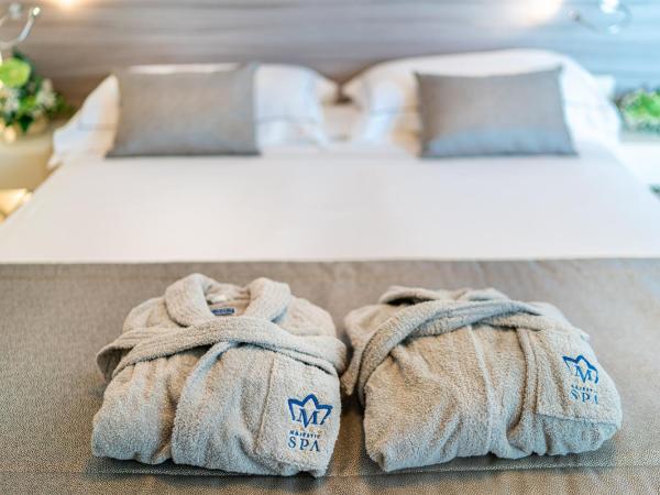 Majestic Beach Hotel & Wellness : photo 2 de la chambre chambre double ou lits jumeaux - vue sur mer