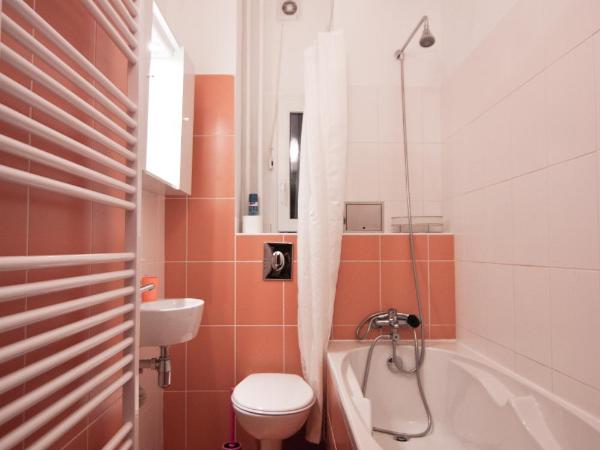 Pension Nika : photo 7 de la chambre chambre triple supérieure - non-fumeurs