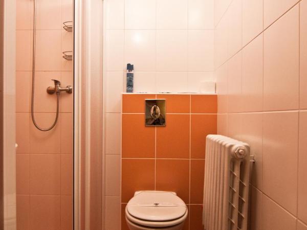 Pension Nika : photo 7 de la chambre chambre triple standard - non-fumeurs