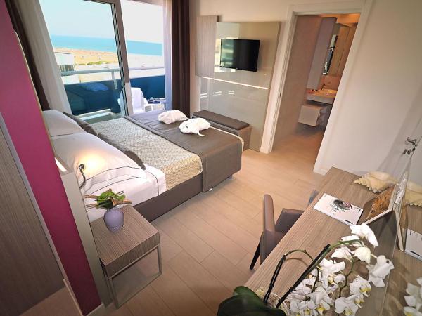 Majestic Beach Hotel & Wellness : photo 1 de la chambre chambre double ou lits jumeaux - vue sur mer
