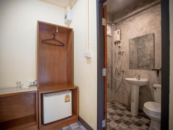 Tuscany Land Resort Donmuang : photo 6 de la chambre chambre standard lit queen-size