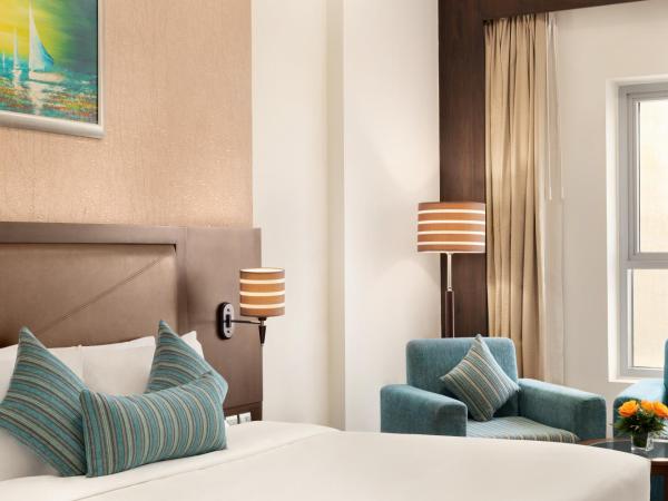 Ramada by Wyndham Dubai Deira : photo 4 de la chambre chambre lit king-size supérieure - non-fumeurs - 20 % de réduction sur la nourriture et les boissons