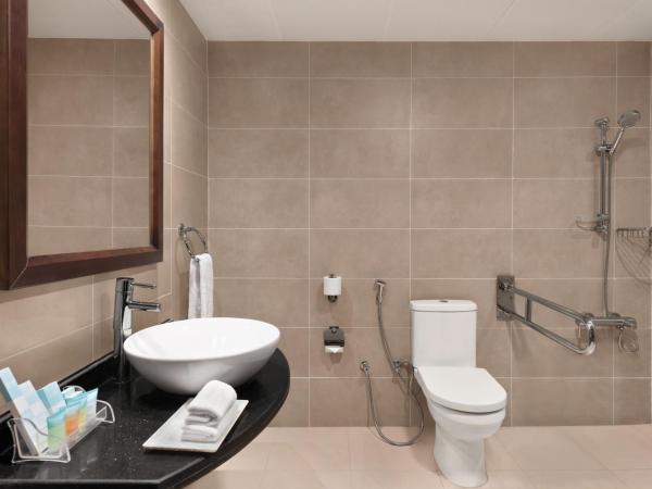 Ramada by Wyndham Dubai Deira : photo 3 de la chambre chambre lits jumeaux - accessible aux personnes à mobilité réduite - non-fumeurs - 20 % de réduction sur la nourriture et les boissons