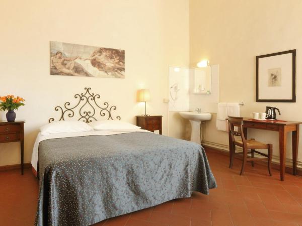 Hotel Bavaria : photo 2 de la chambre chambre double avec salle de bains commune