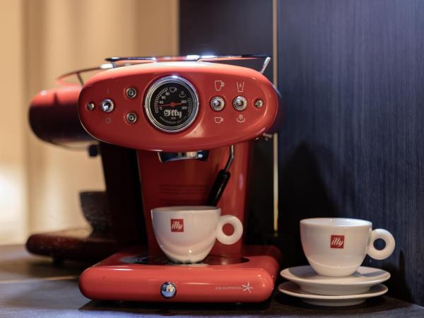 Ascot Hotel : photo 3 de la chambre chambre double deluxe - rez-de-chaussée