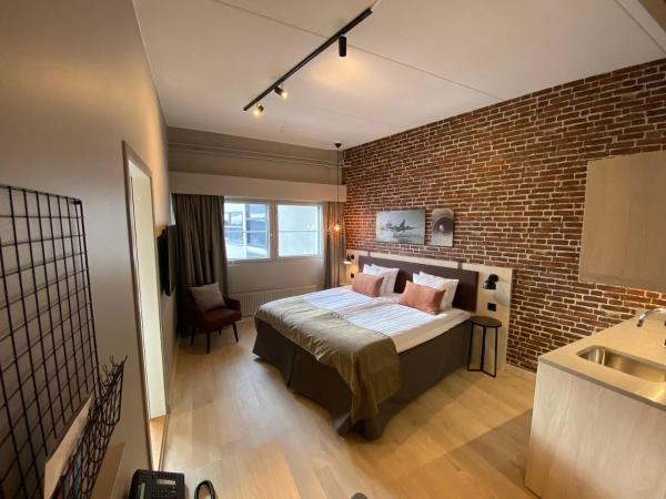 Skyline Airport Hotel : photo 8 de la chambre chambre familiale standard avec kitchenette (5 adultes)