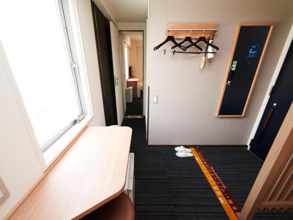 Super Hotel Namba Nipponbashi : photo 2 de la chambre 2 chambres doubles communicantes - non-fumeurs