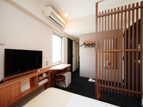 Super Hotel Namba Nipponbashi : photo 1 de la chambre 2 chambres doubles communicantes - non-fumeurs