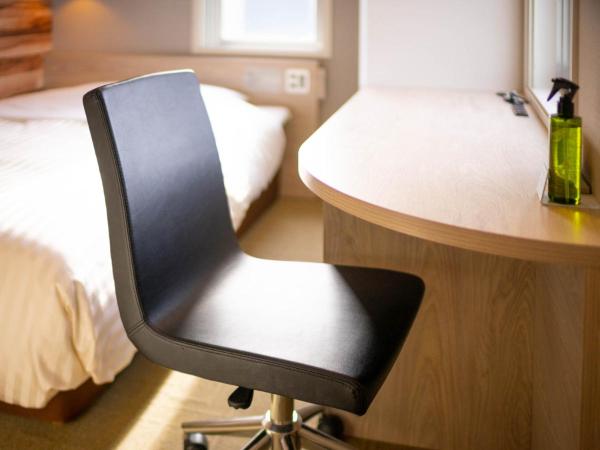 Super Hotel Shinbashi-Karasumoriguchi : photo 1 de la chambre chambre double supérieure - non-fumeurs