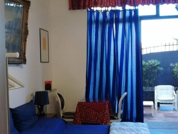 Al 20 Guest House Fiera Milano - Certosa - San Siro : photo 5 de la chambre grande chambre double 