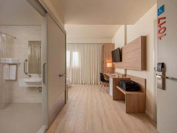 Intercity Curitiba Batel : photo 3 de la chambre  chambre avec 1 lit double - accessible aux personnes à mobilité réduite 