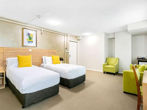Quality Inn Sunshine Haberfield : photo 3 de la chambre chambre lit queen-size avec canapé-lit - non-fumeurs