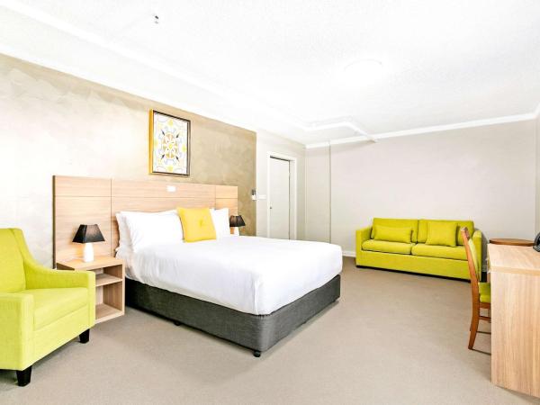 Quality Inn Sunshine Haberfield : photo 7 de la chambre chambre lit king-size avec canapé-lit - non-fumeurs