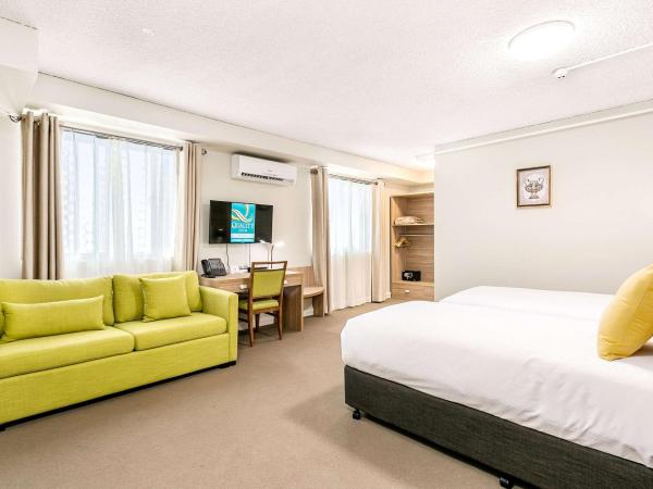 Quality Inn Sunshine Haberfield : photo 1 de la chambre chambre lit queen-size avec canapé-lit - non-fumeurs