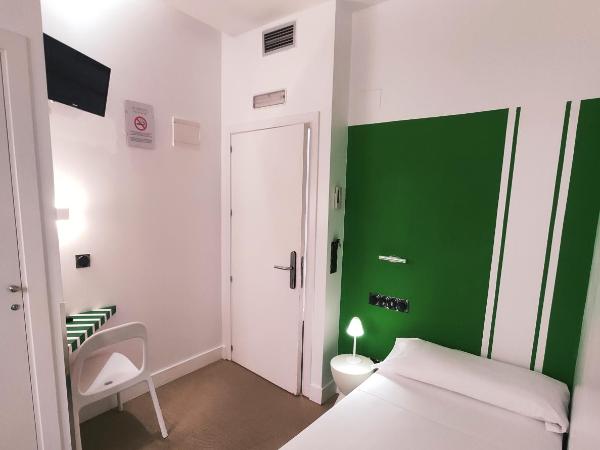 Hostal Santa Ana Colors : photo 4 de la chambre chambre simple