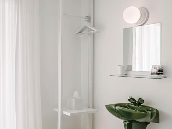 Hôtel La Reine Jane : photo 8 de la chambre chambre double avec balcon - premier Étage - vue sur mer