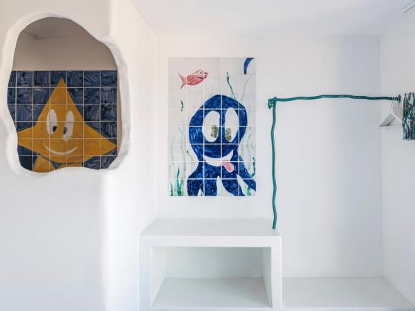 Hôtel La Reine Jane : photo 3 de la chambre chambre double - côté pinède - 2ème Étage