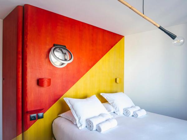 Hôtel La Reine Jane : photo 10 de la chambre chambre double - côté pinède - 2ème Étage