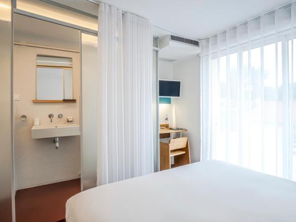 Hôtel La Reine Jane : photo 4 de la chambre chambre double - côté pinède - 1er Étage