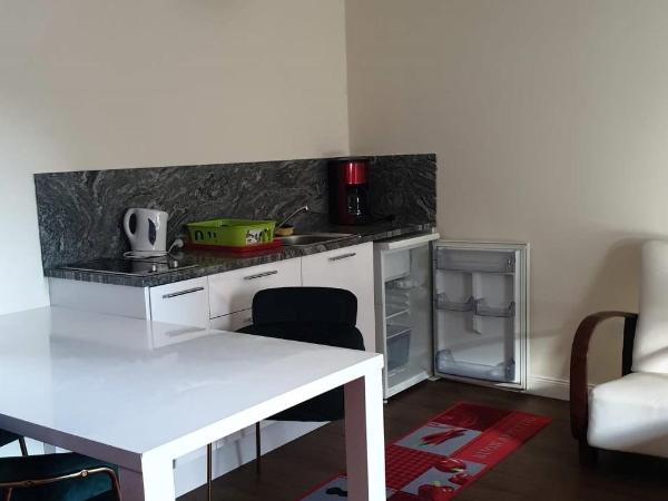Éjjeli Bagoly Étterem és Panzió : photo 7 de la chambre studio lit queen-size de luxe 