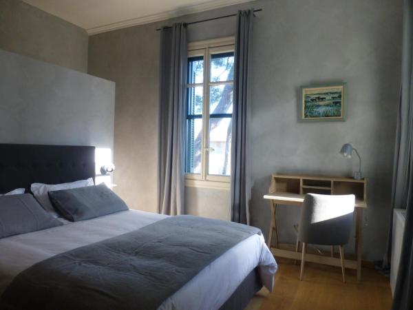 La Maison du Môle : photo 4 de la chambre chambre lit queen-size - vue sur jardin