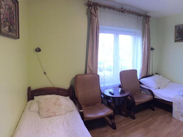 Pensjonat Przy Błoniach : photo 1 de la chambre chambre lits jumeaux