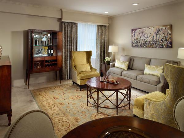 Omni Royal Orleans Hotel : photo 2 de la chambre suite pontchartrain de luxe - 1 lit king-size