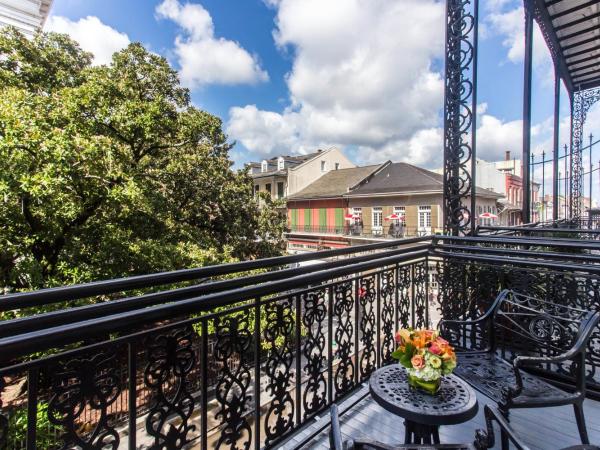 Omni Royal Orleans Hotel : photo 4 de la chambre suite lit king-size avec balcon