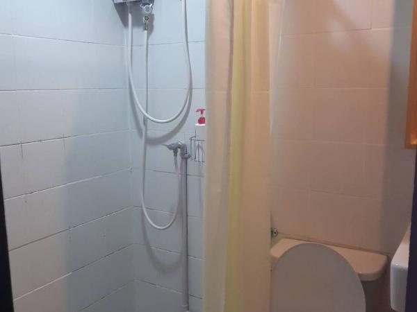 Room@Vipa : photo 1 de la chambre chambre quadruple avec salle de bains privative