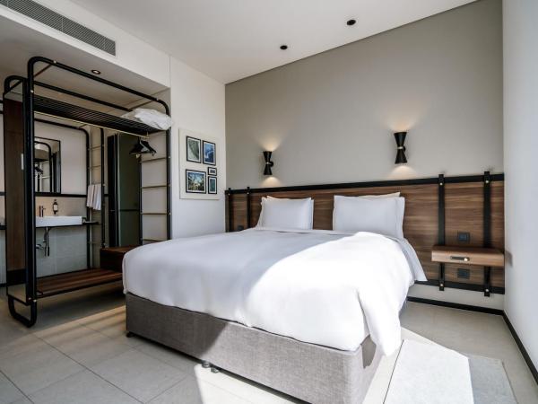 FORM Hotel Al Jadaf, Dubai, a Member of Design Hotels : photo 2 de la chambre chambre lit king-size idéale - vue sur ville