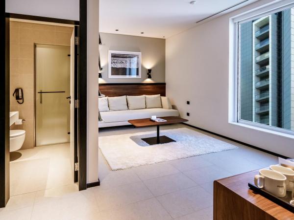 FORM Hotel Al Jadaf, Dubai, a Member of Design Hotels : photo 4 de la chambre suite 1 chambre mega - vue sur ville