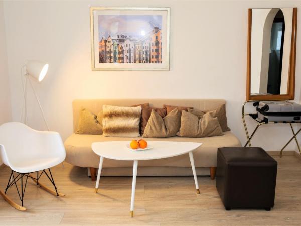 Hotel Sonnenhof - bed & breakfast & appartements : photo 5 de la chambre appartement supérieur 2 chambres avec balcon