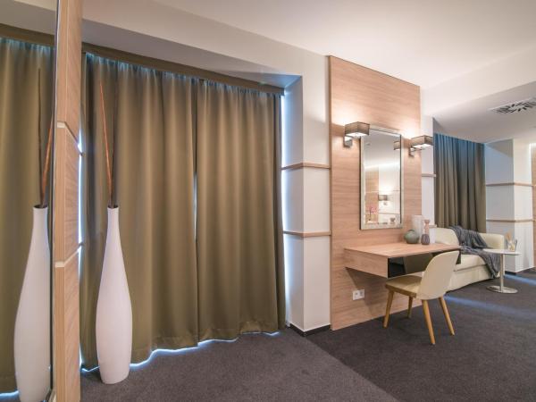 Hotel Zena Beauty & Shopping Center : photo 9 de la chambre chambre familiale deluxe