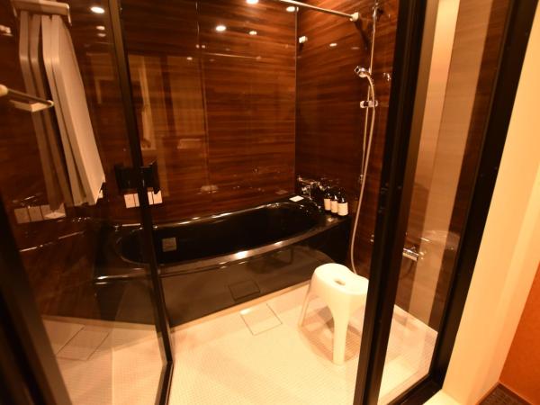 Randor Residence Tokyo Suites : photo 6 de la chambre suite lit queen-size avec baignoire spa