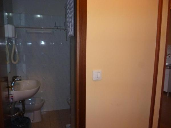 Sansovino Bed and Car : photo 2 de la chambre chambre double ou lits jumeaux avec salle de bains privative externe