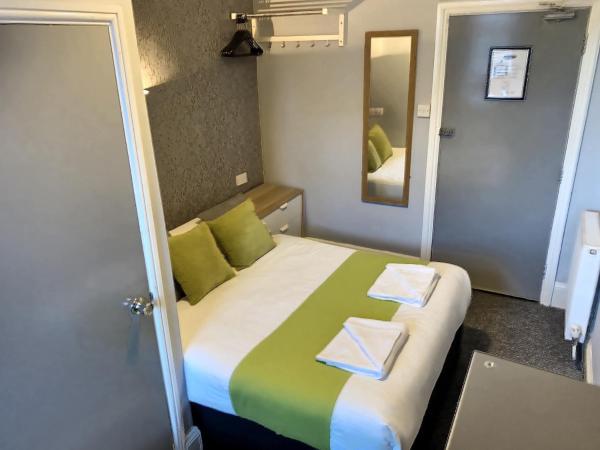 Chelsea Hotel : photo 2 de la chambre chambre double avec salle de bains privative