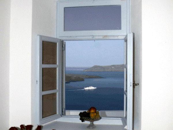 Tzekos Villas : photo 1 de la chambre chambre double avec vue sur le volcan