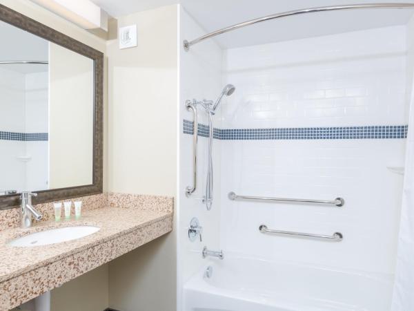 Staybridge Suites Seattle - Fremont, an IHG Hotel : photo 1 de la chambre suite lit queen-size - accessible aux personnes à mobilité réduite/non-fumeurs