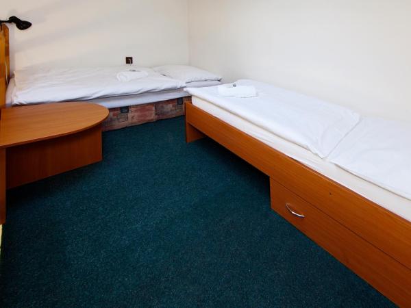 Hotel Wolf : photo 3 de la chambre chambre quadruple avec balcon