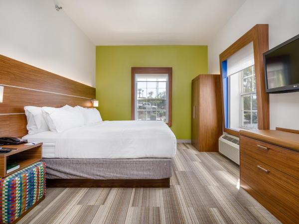 Holiday Inn Express Phoenix-Airport/University Drive, an IHG Hotel : photo 1 de la chambre chambre lit king-size standard
