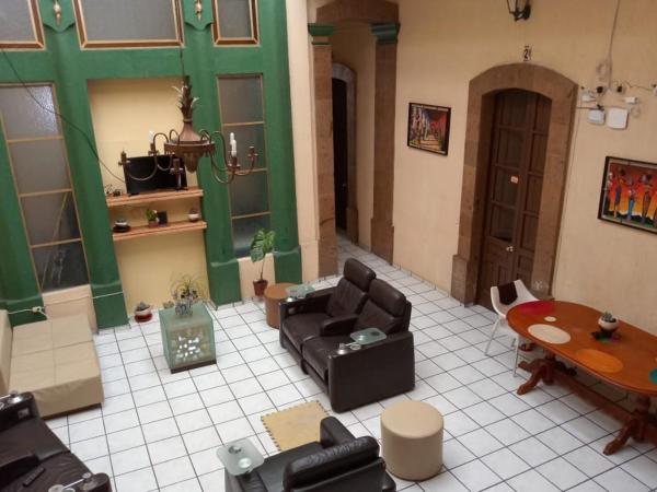 Hostal Guadalajara : photo 3 de la chambre lit dans dortoir pour femmes de 4 lits