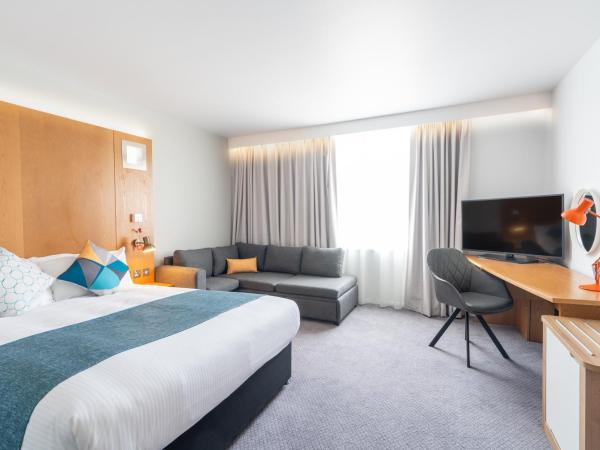 Holiday Inn Bournemouth, an IHG Hotel : photo 8 de la chambre chambre double avec canapé-lit