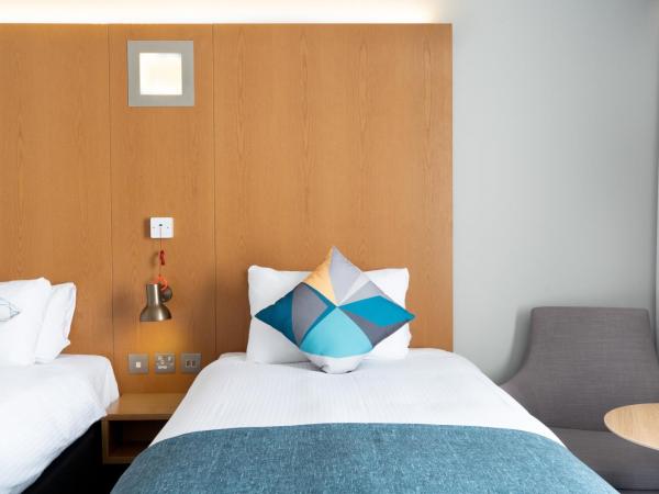 Holiday Inn Bournemouth, an IHG Hotel : photo 9 de la chambre chambre lits jumeaux